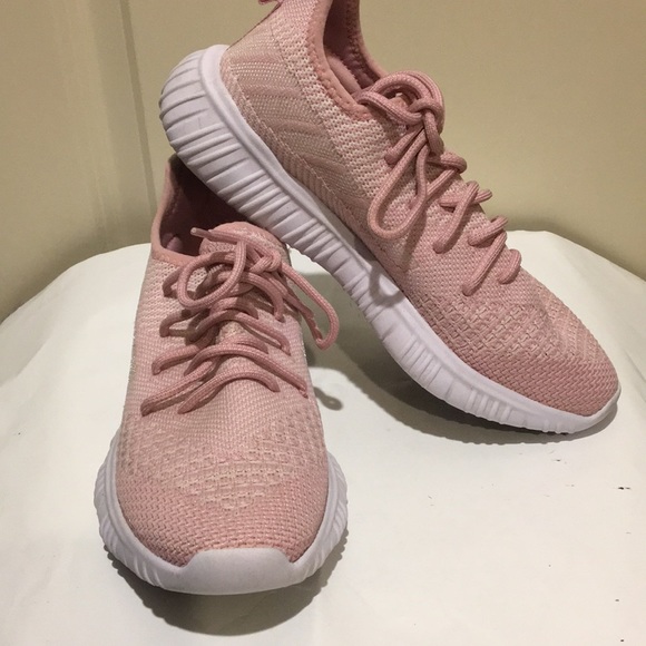 NWOT AVIA women lace up memory foam insoles run jog walk sneakers size 8 pink - Picture 1 of 9